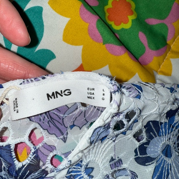 MNG cut out design cropped elastic bottom top NWOT lace up back size Large - Picture 2 of 3